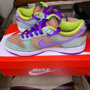 Nike Dunk Low “Veener SP” - Size 6 US 5.5 UK